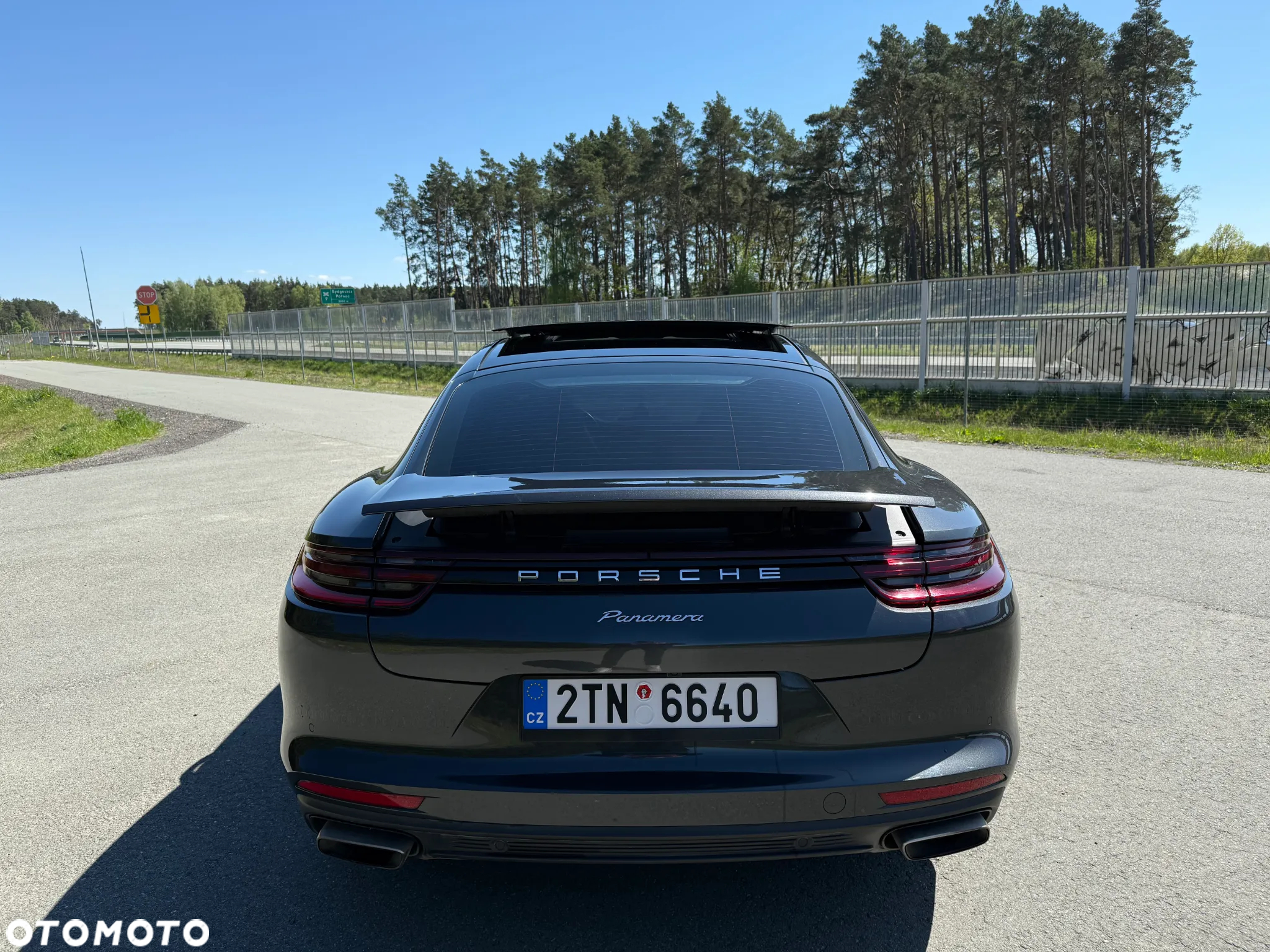 Porsche Panamera 4 - 9