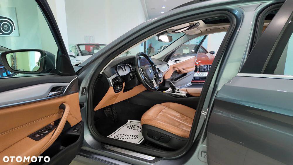 BMW Seria 5 520d Luxury Line sport - 23