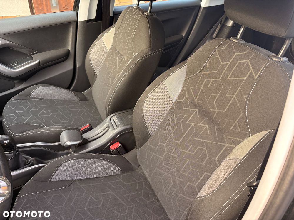 Peugeot 2008 PureTech 82 Active - 16