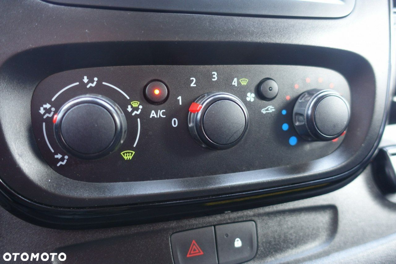 Opel Vivaro - 22