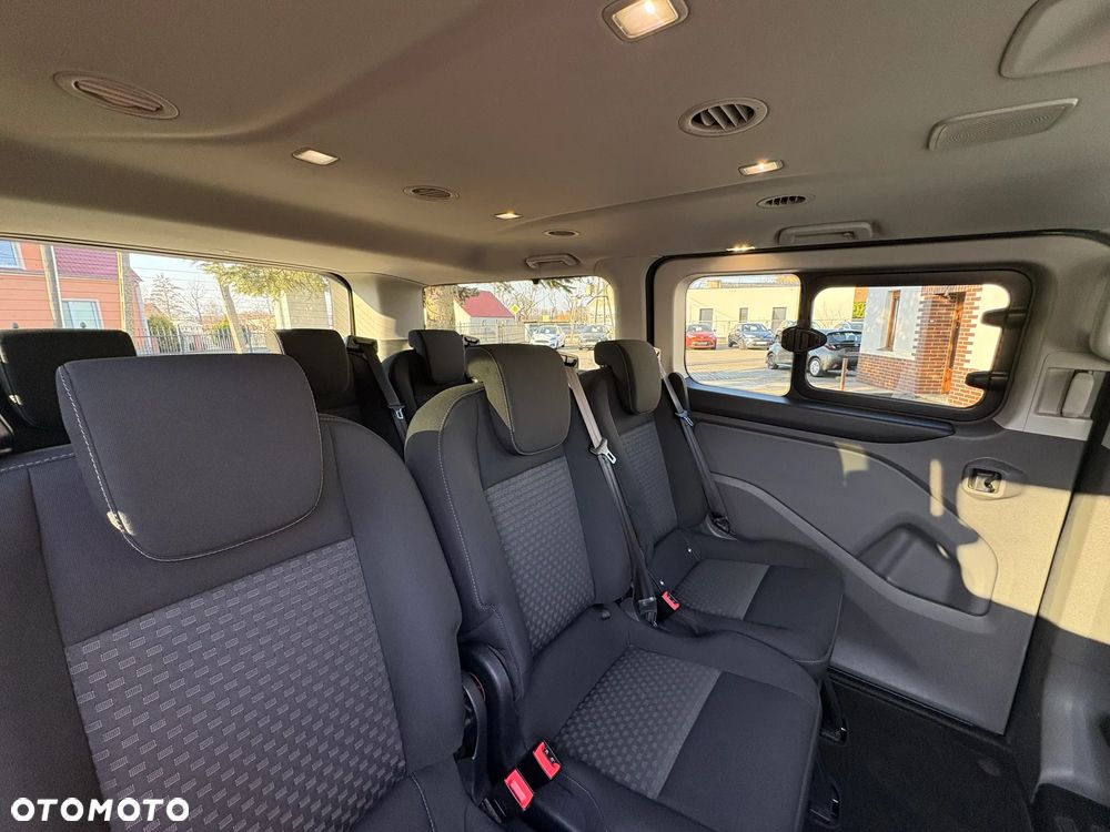 Ford Tourneo Custom - 19