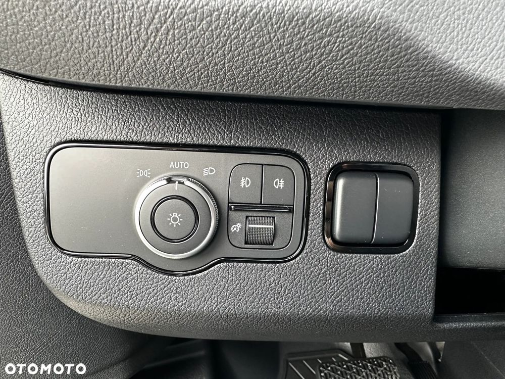 Mercedes-Benz Sprinter - 14