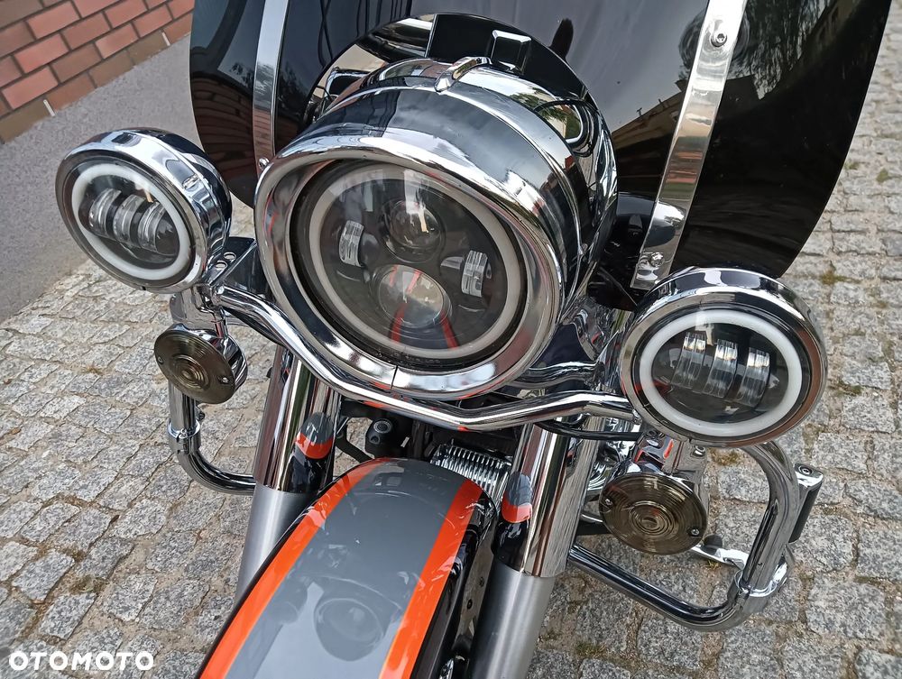 Harley-Davidson Touring Road King - 21