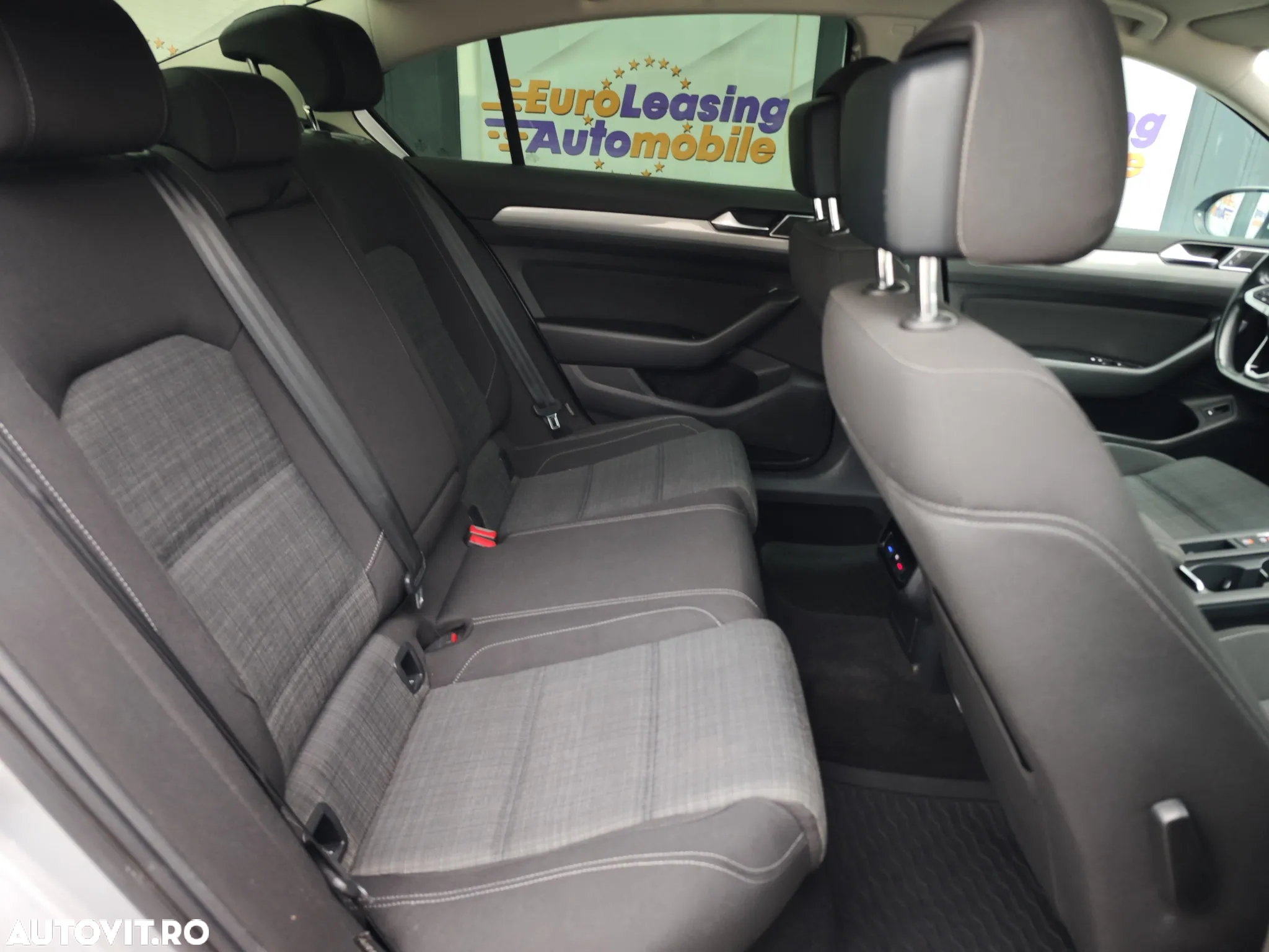Volkswagen Passat - 27