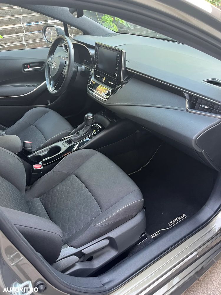 Toyota Corolla Sedan 1.8 HSD Dynamic - 13