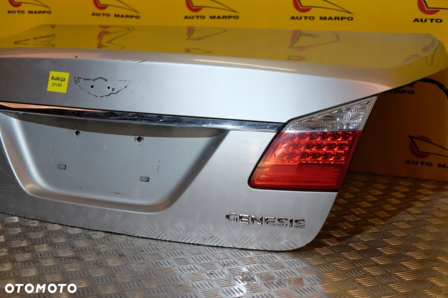 HYUNDAI GENESIS SEDAN 2008-2014 KLAPA TYŁ LAMPA - 8