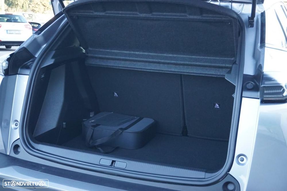 Peugeot e-2008 54 kWh Allure - 8