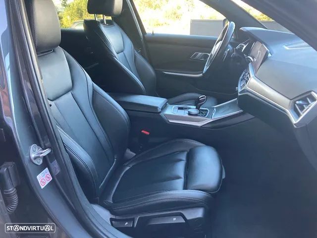 BMW 320 e Touring Pack Desportivo M Auto - 41