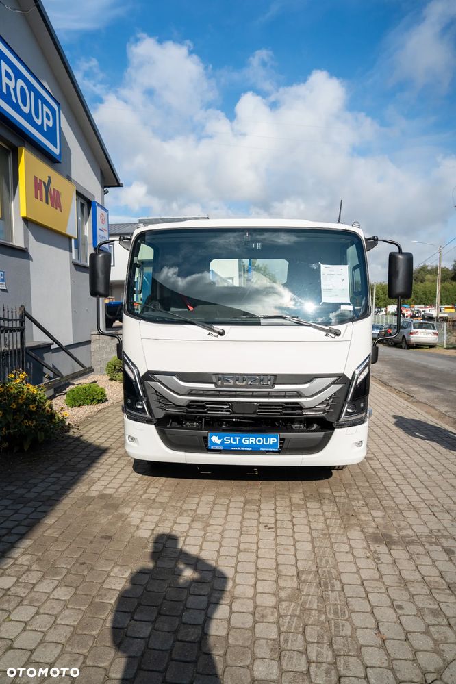 Isuzu M30 - 7