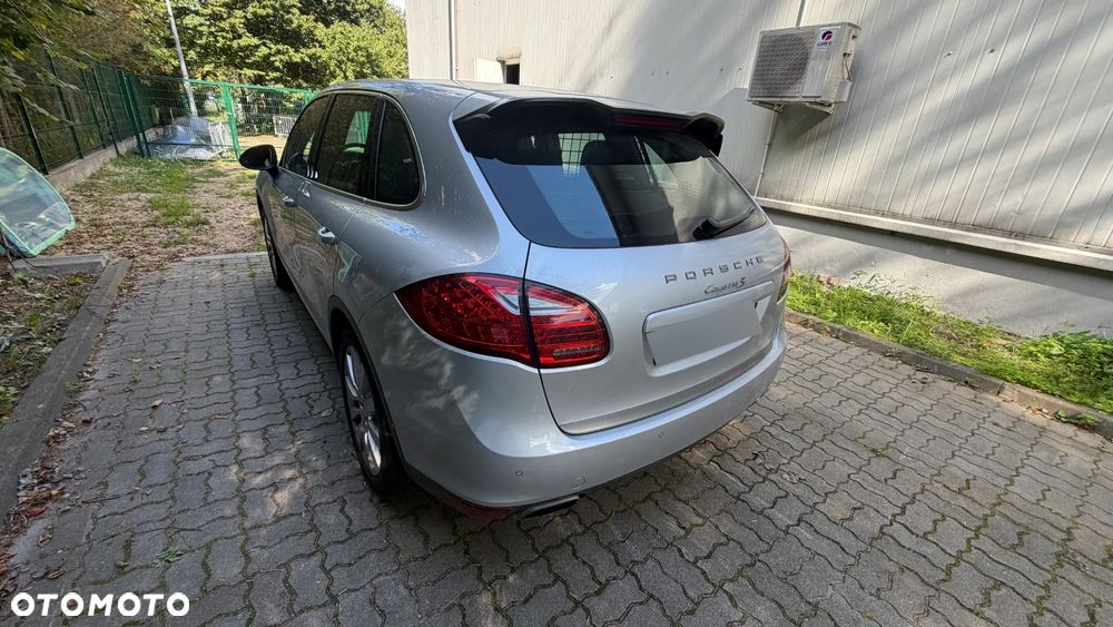 Porsche Cayenne - 2