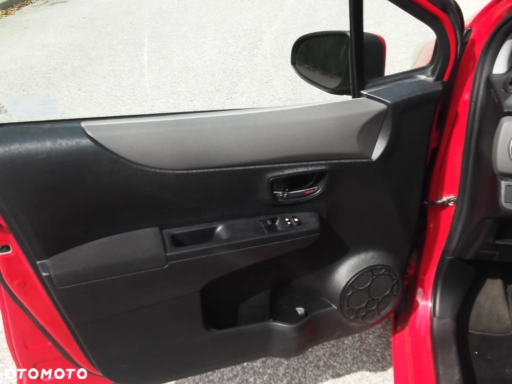 Toyota Yaris - 12