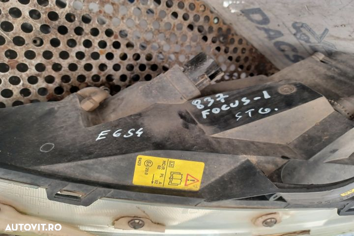 Far stanga Ford Focus 1 [1998 - 2004] wagon 5-usi 1.8 Tddi MT (90 hp) - 6