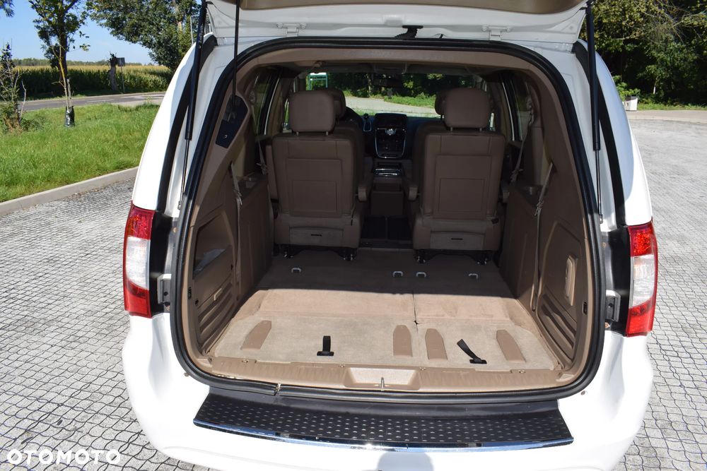 Chrysler Town & Country 3.6 Touring - 23