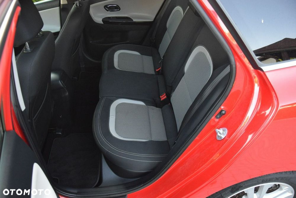 Kia Ceed 1.4 CVVT Dream Team Edition - 27