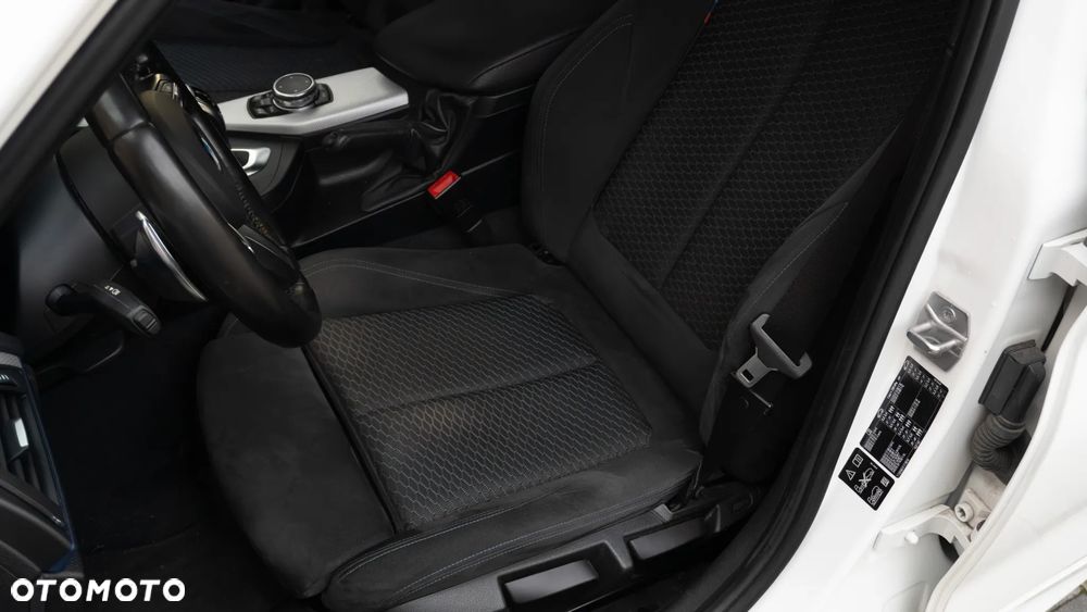 BMW Seria 1 120d xDrive Edition M Sport Shadow - 25