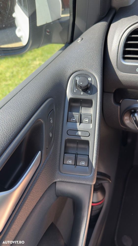 Volkswagen Golf 1.6 TDI BlueMotion Technology DPF Comfortline DSG - 20