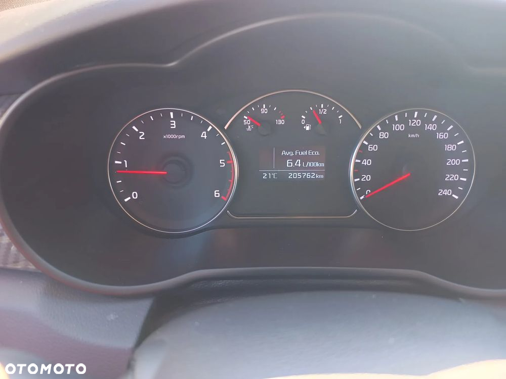 Kia Carens 1.7 CRDi L - 10