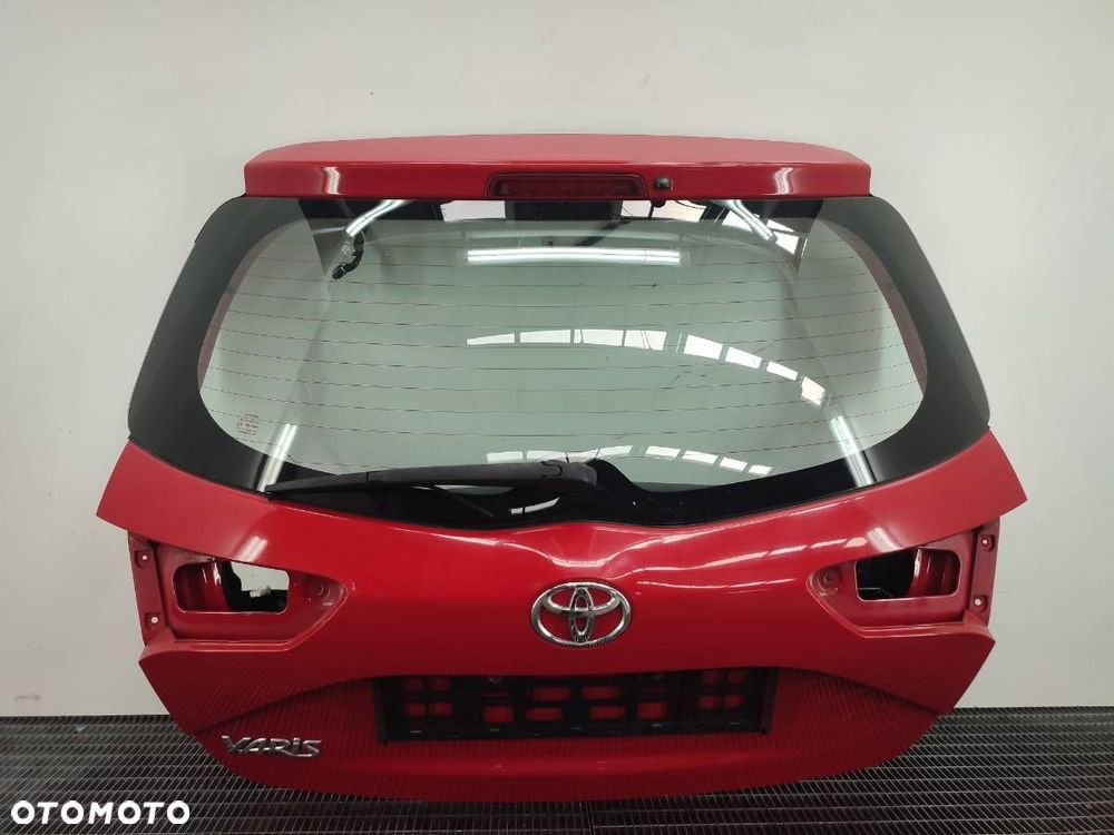 KLAPA TYŁ BAGAŻNIKA SZYBA TOYOTA YARIS III 3P0 CZERWONA - 1