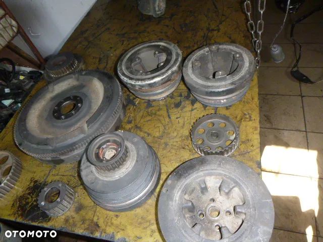 KOŁO PASOWE ZAMACHOWE   VW LT T4 2,4 D TD VW LT 2,5TDI  BENZYNA 2.4 - 1