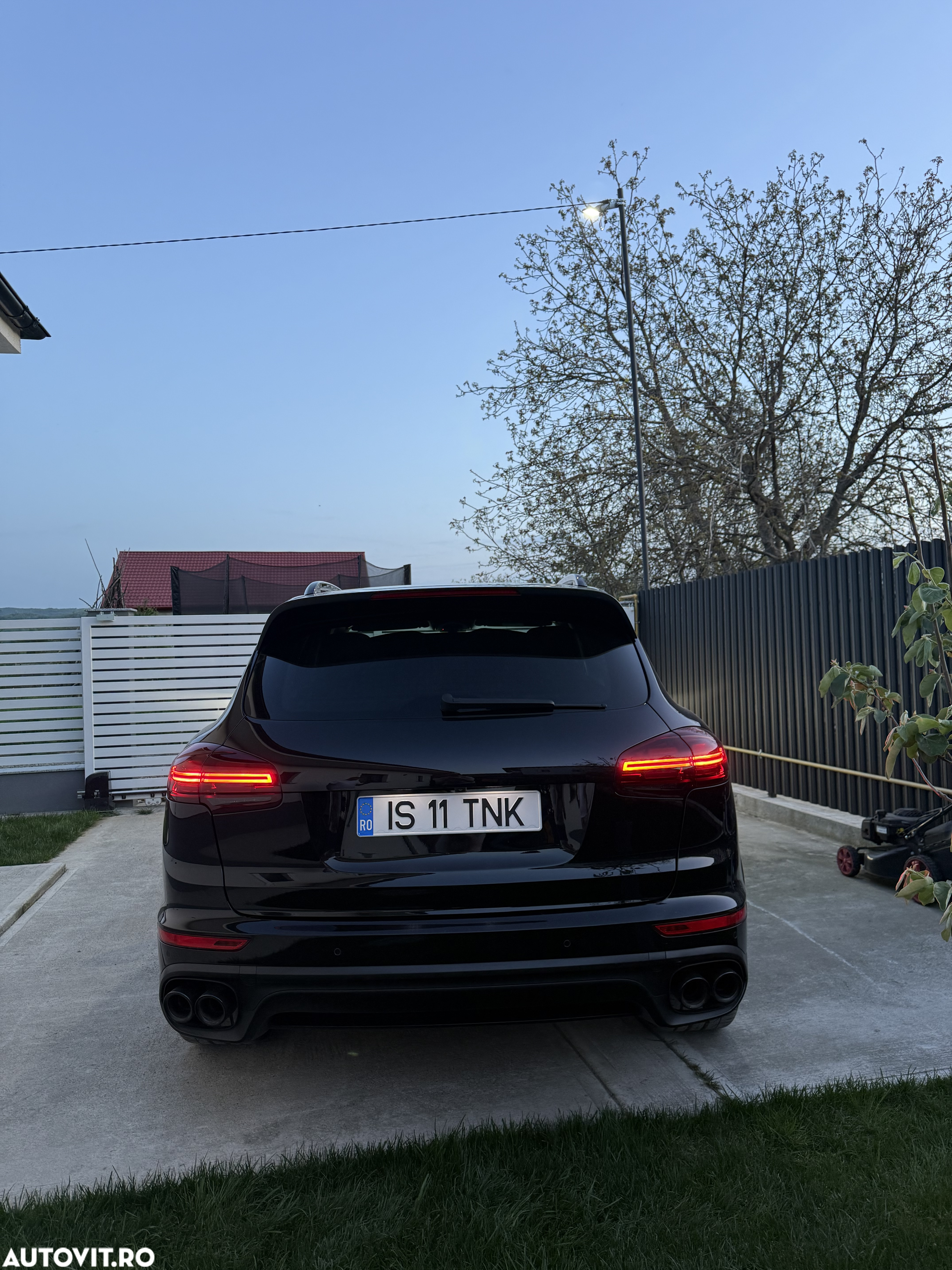 Porsche Cayenne 3.0 L - 2