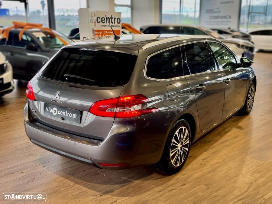 Peugeot 308 SW 1.2 PureTech Allure Pack EAT8 — fotografia 2