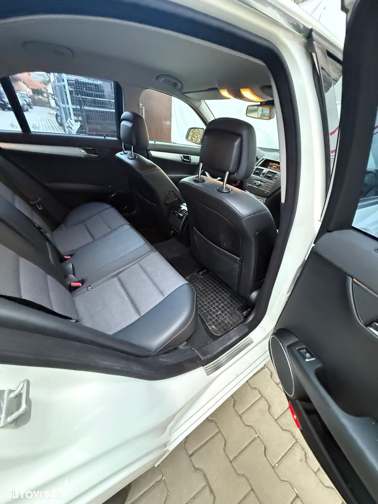 Mercedes-Benz C 200 Avantgarde Edition - 36
