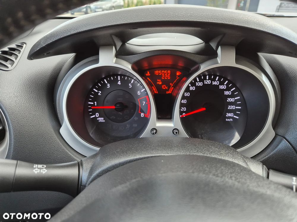 Nissan Juke 1.6 Visia - 40