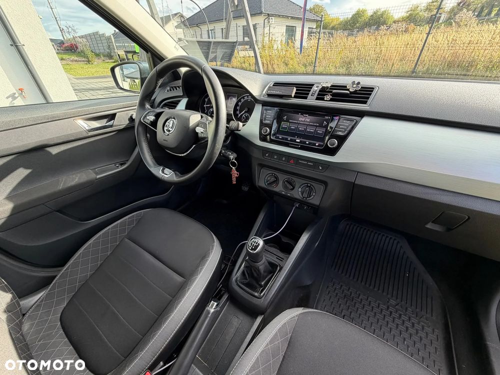 Skoda Fabia 1.0 TSI Style Color - 10