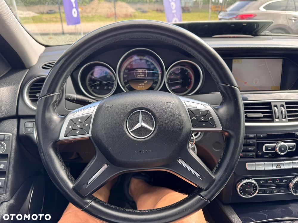 Mercedes-Benz Klasa C 220 CDI DPF Elegance - 27