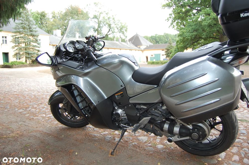 Kawasaki GTR - 7