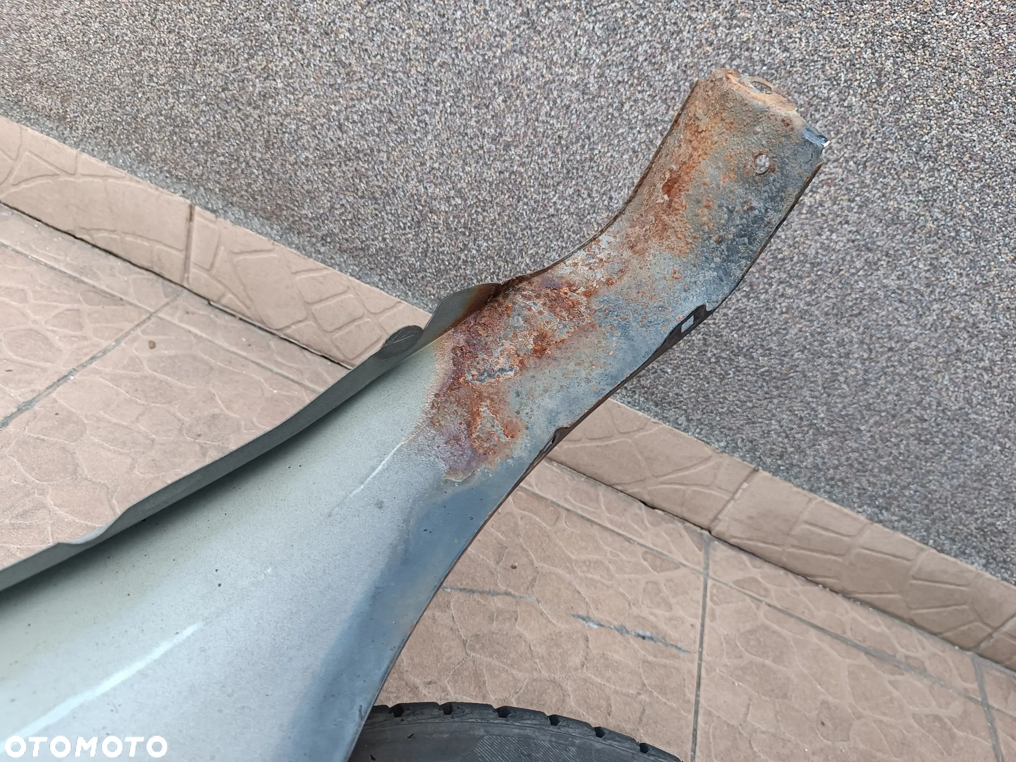 Hyundai Getz FL LIFT (2006-2010) błotnik PRAWY przód przedni Czarny kod lakieru EB - 7