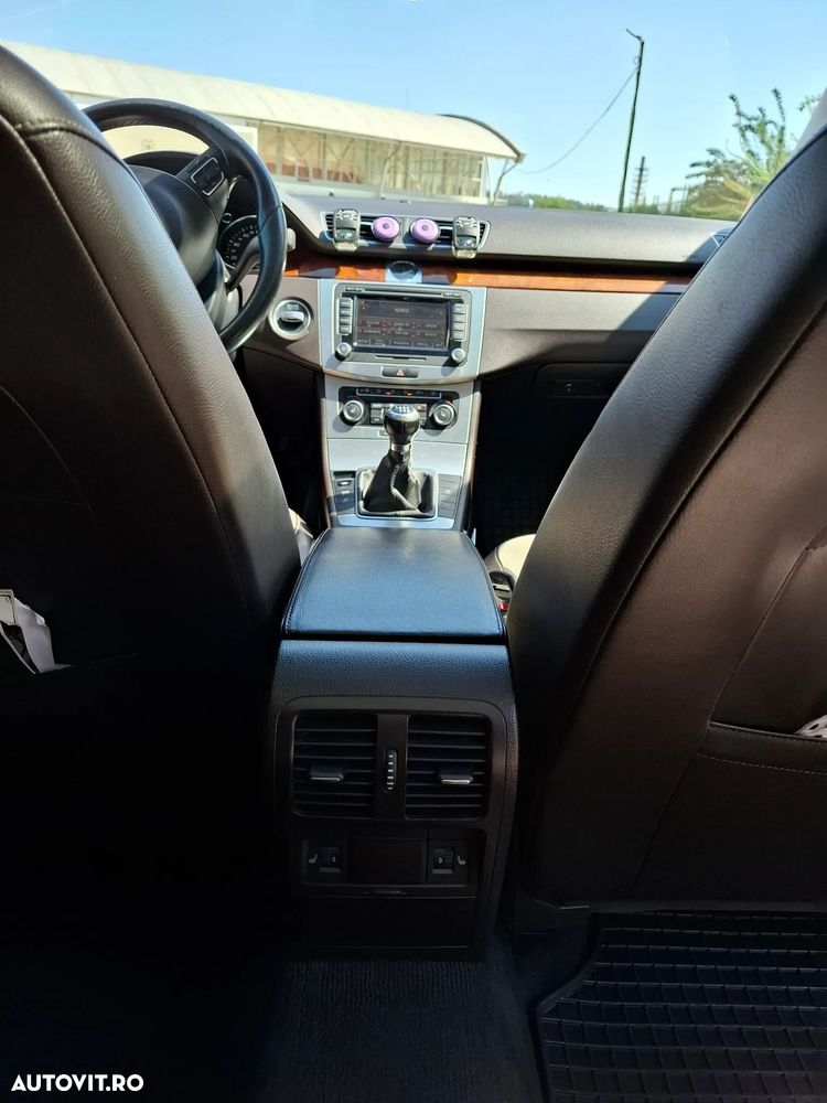 VOLKSWAGEN Passat 2011 — imagine 14