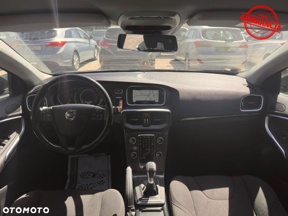 Volvo V40 - 40