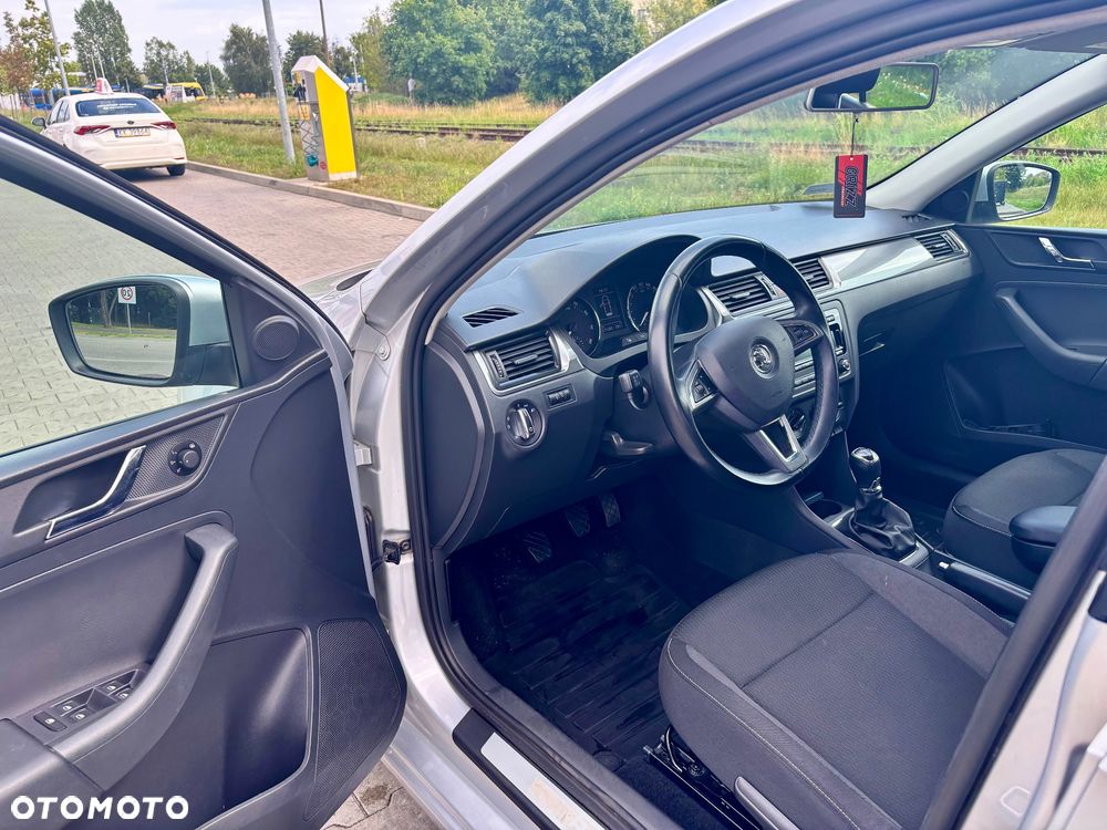 Skoda RAPID 1.2 TSI Ambition - 11