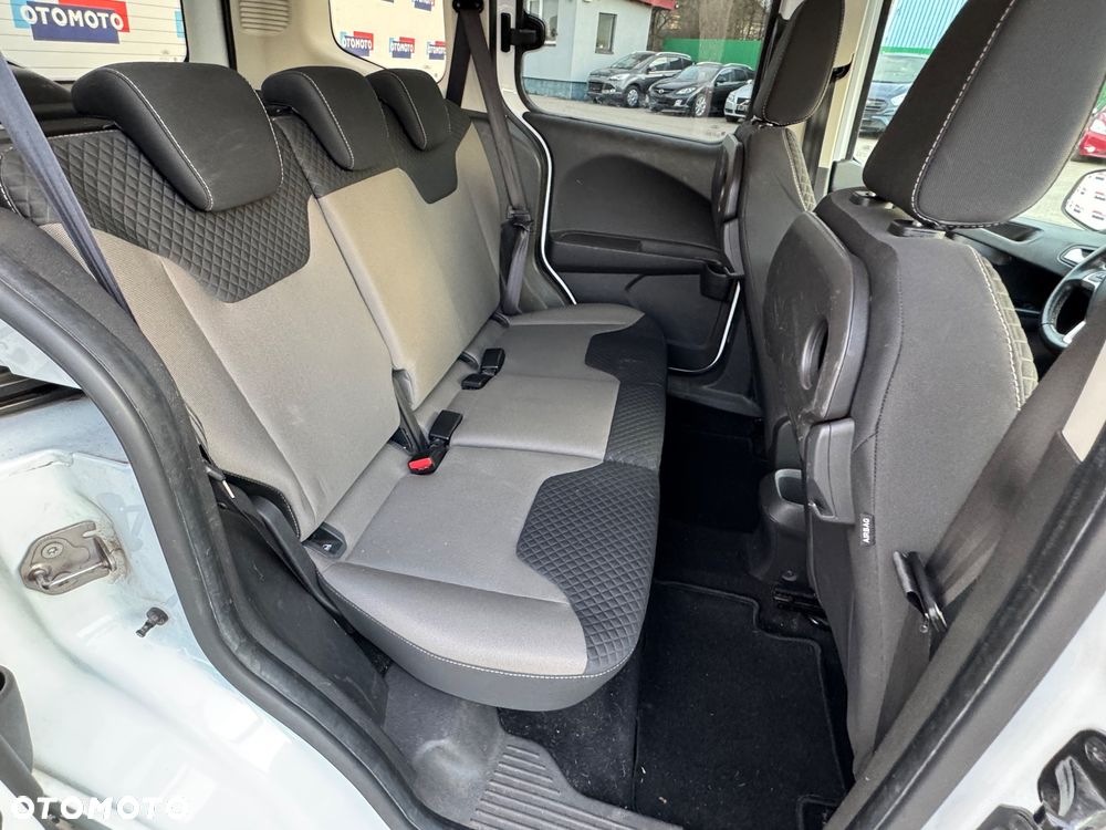 Ford Tourneo Courier 1.0 EcoBoost S&S Titanium - 25