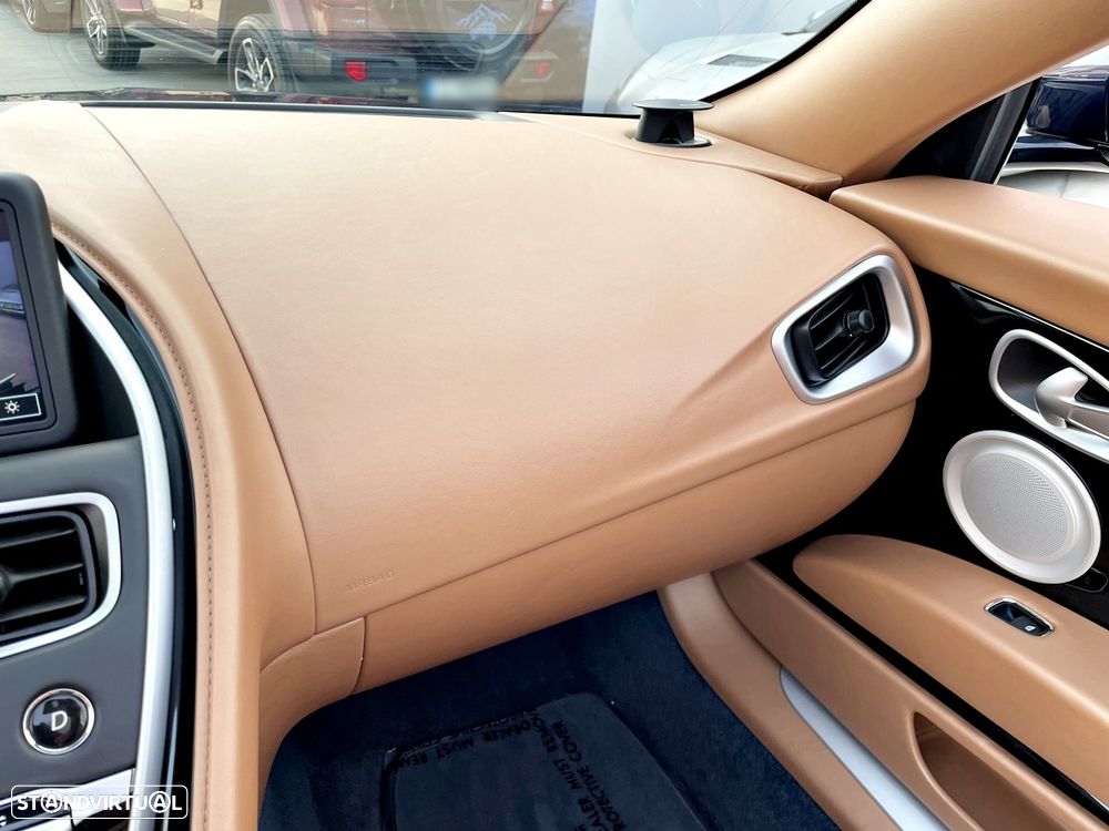 Aston Martin DB11 Coupé V8 Auto - 24