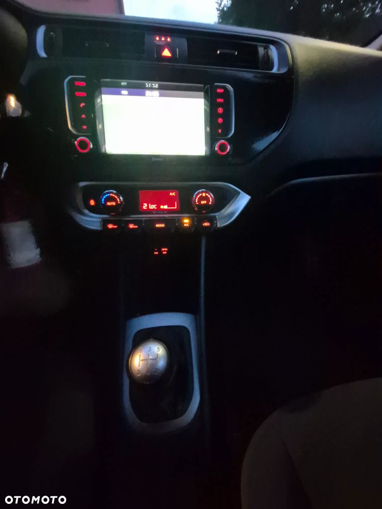 Kia Rio 1.2 Dream Team Edition - 16