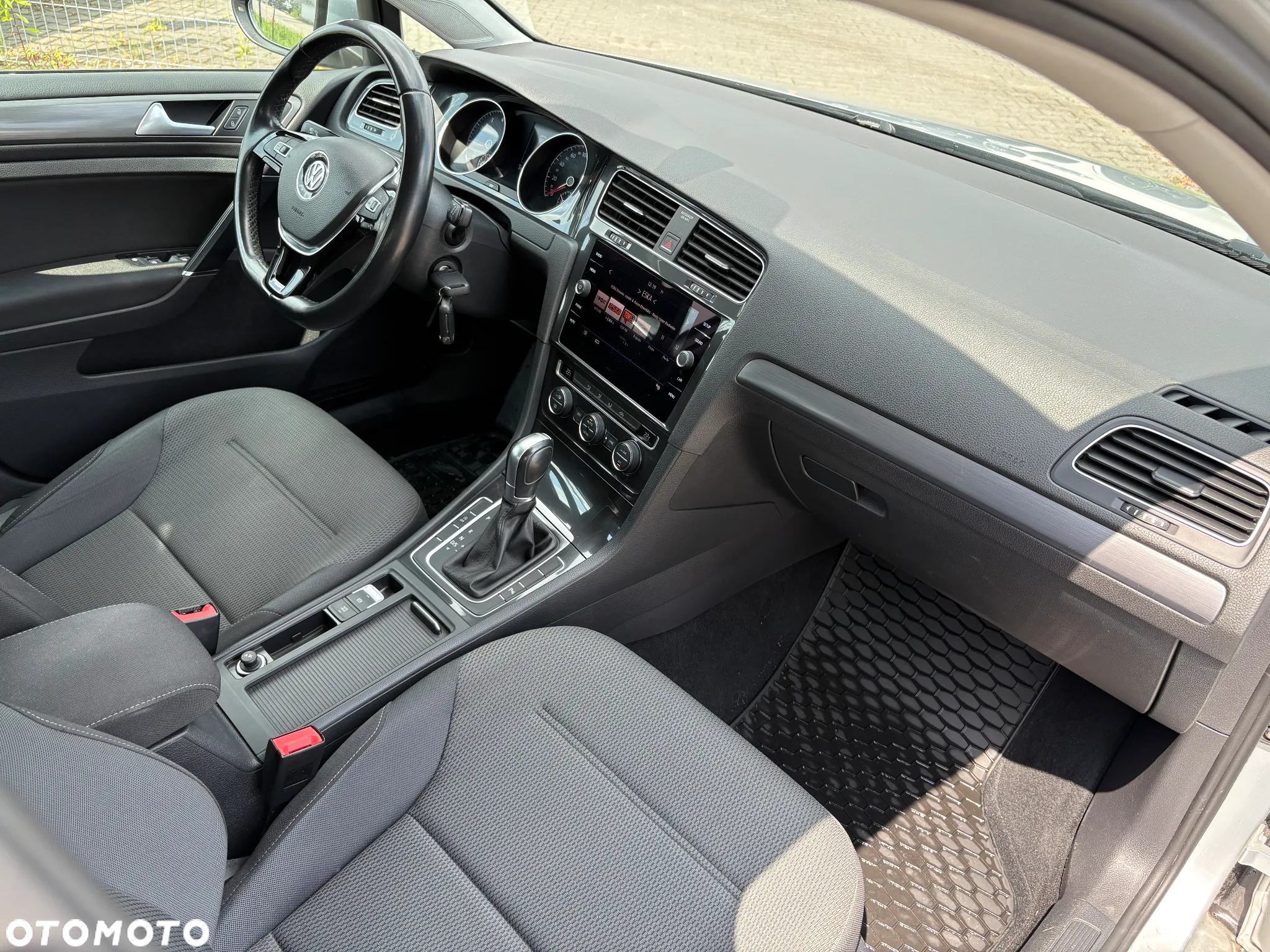 Volkswagen Golf VII 1.4 TSI BMT Comfortline DSG - 29