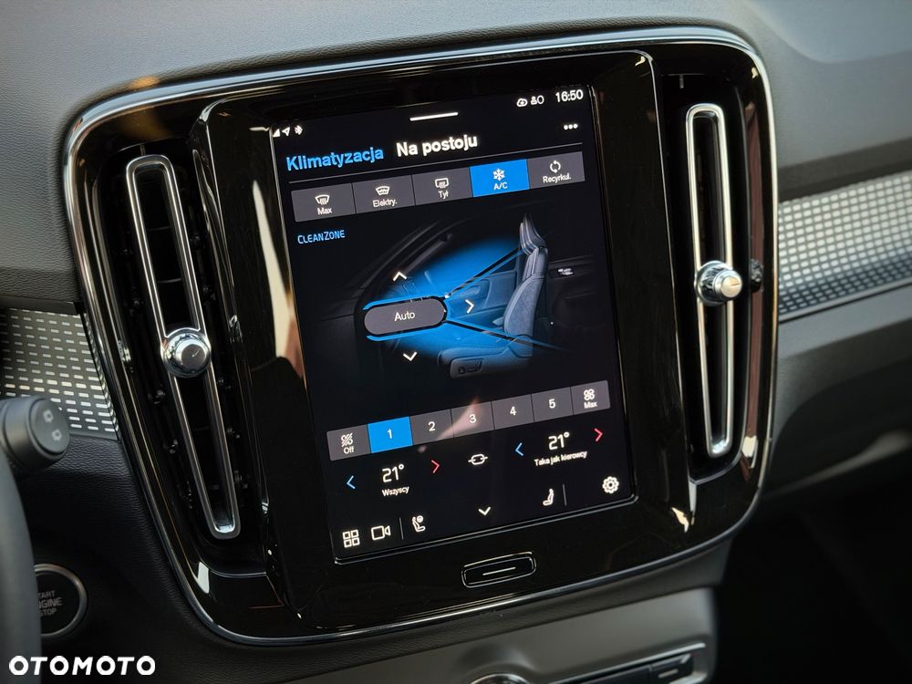 Volvo XC 40 B3 Plus Dark - 10