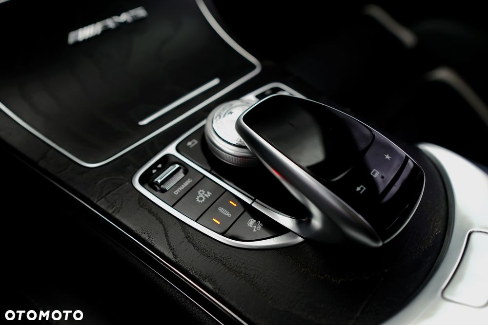 Mercedes-Benz Klasa C AMG 63 S AMG Speedshift 7G-MCT - 30