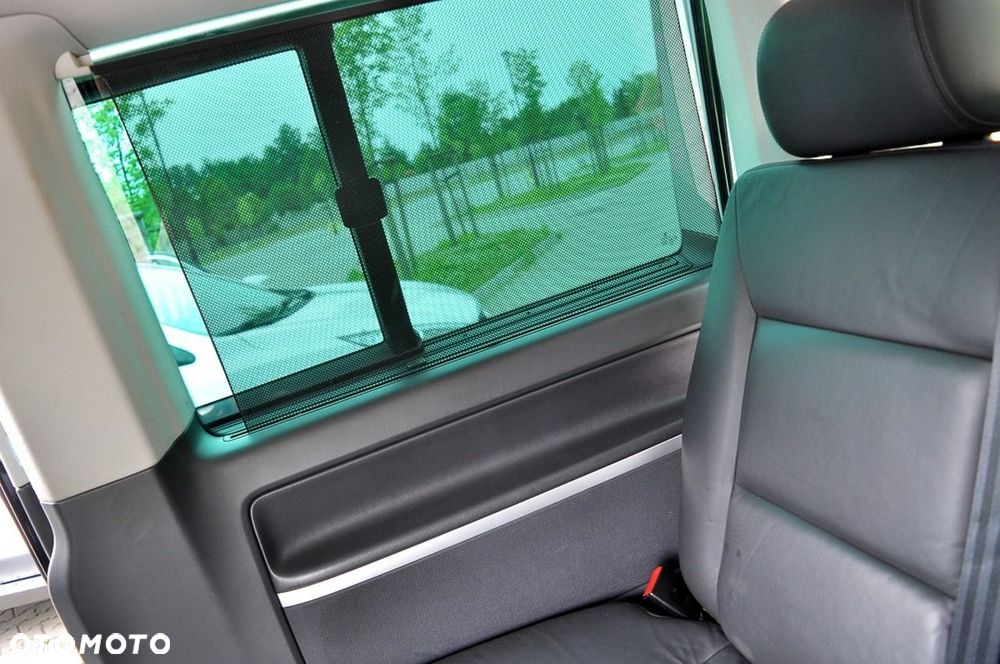 Volkswagen Multivan - 19