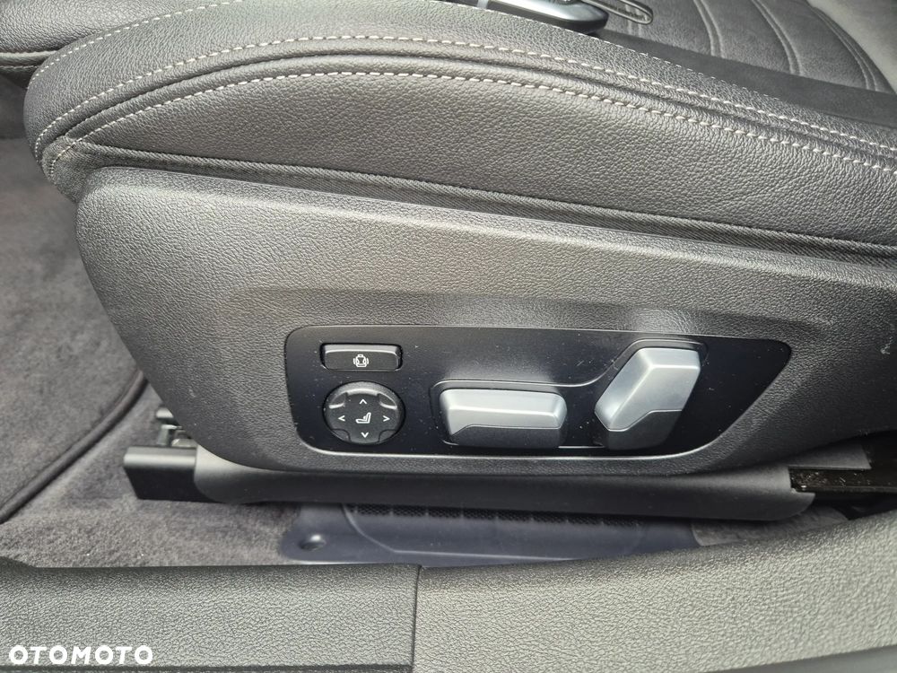 BMW Seria 3 318d Touring Luxury Line - 11