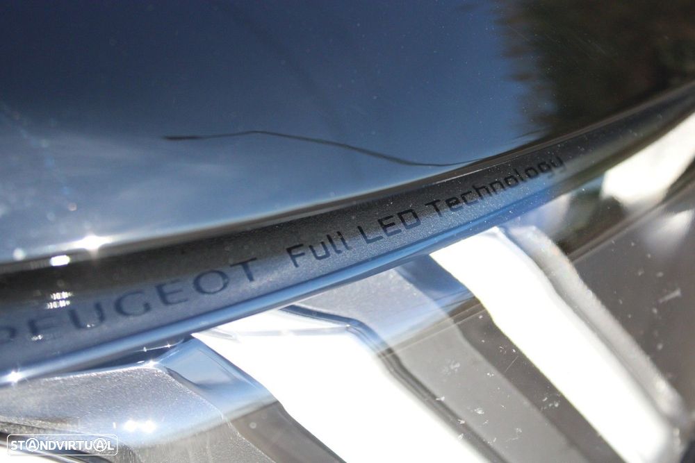Peugeot e-2008 GT Pack - 10