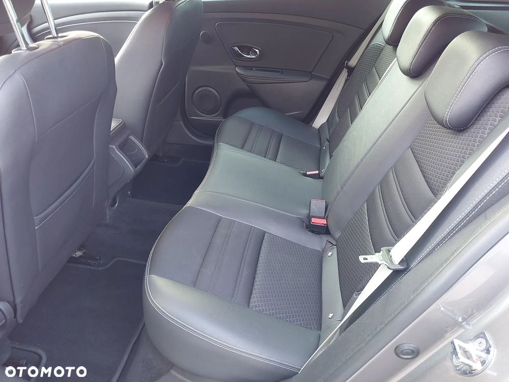 Renault Megane ENERGY TCe 130 BOSE EDITION - 13