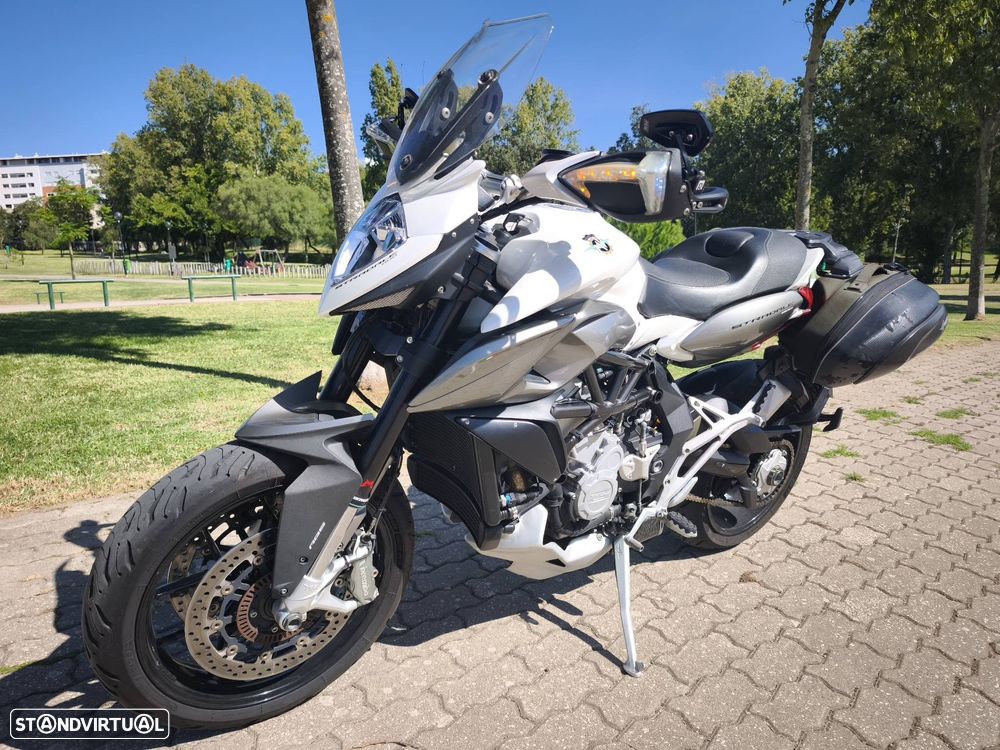 MV Agusta Stradale 800 - 15