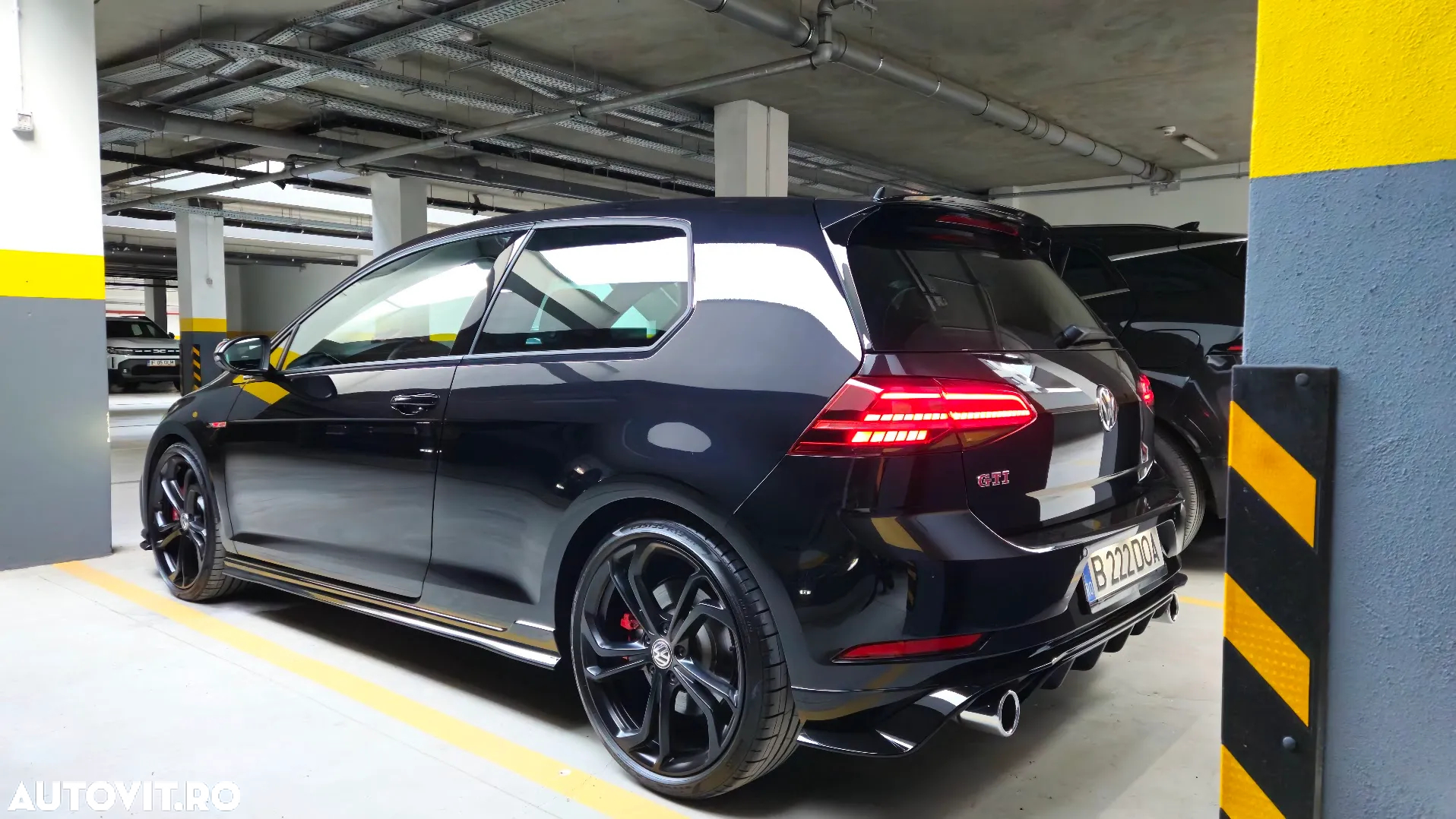 Volkswagen Golf GTI TCR 2.0 TSI OPF DSG - 9