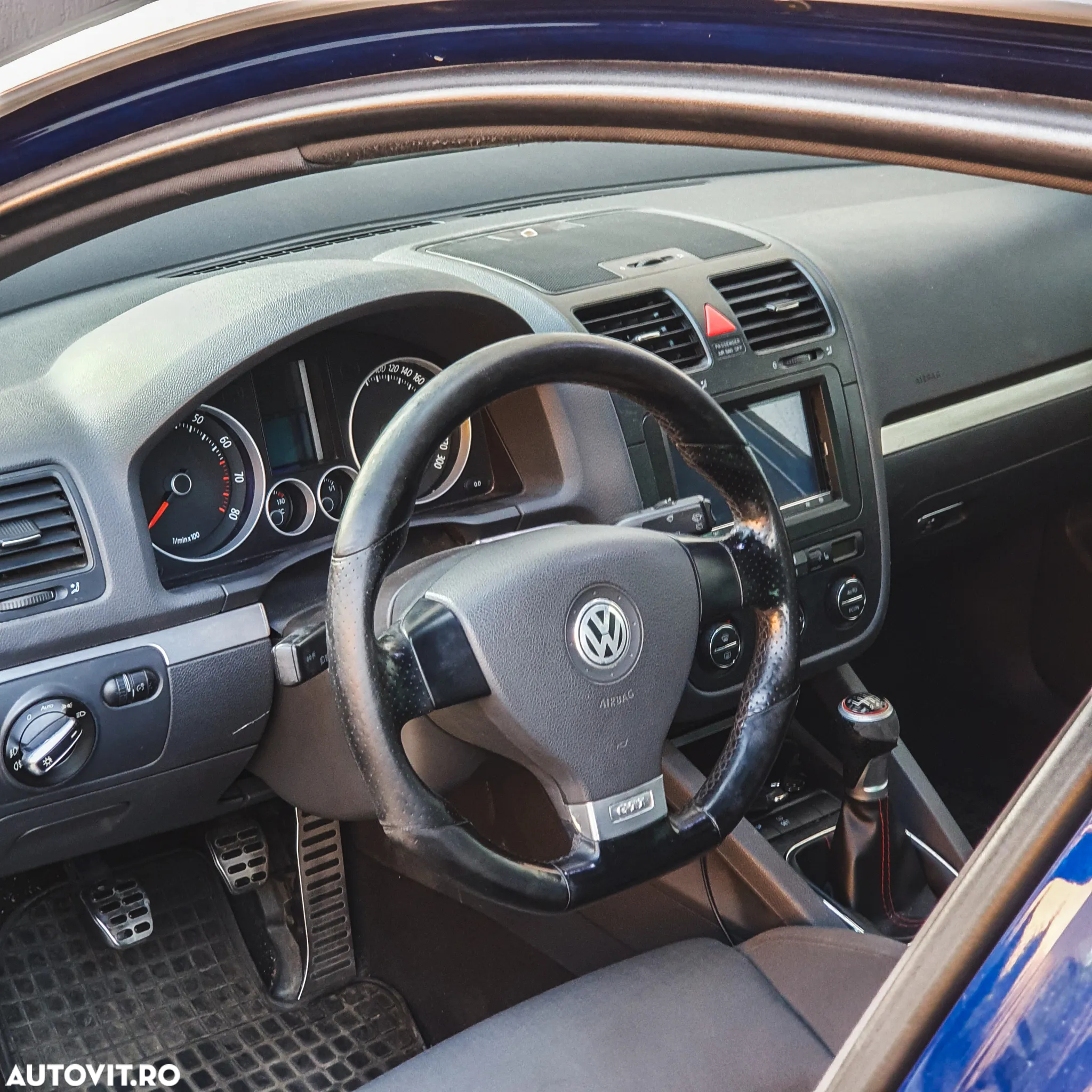 Volkswagen Golf 2.0 FSI GTI - 4