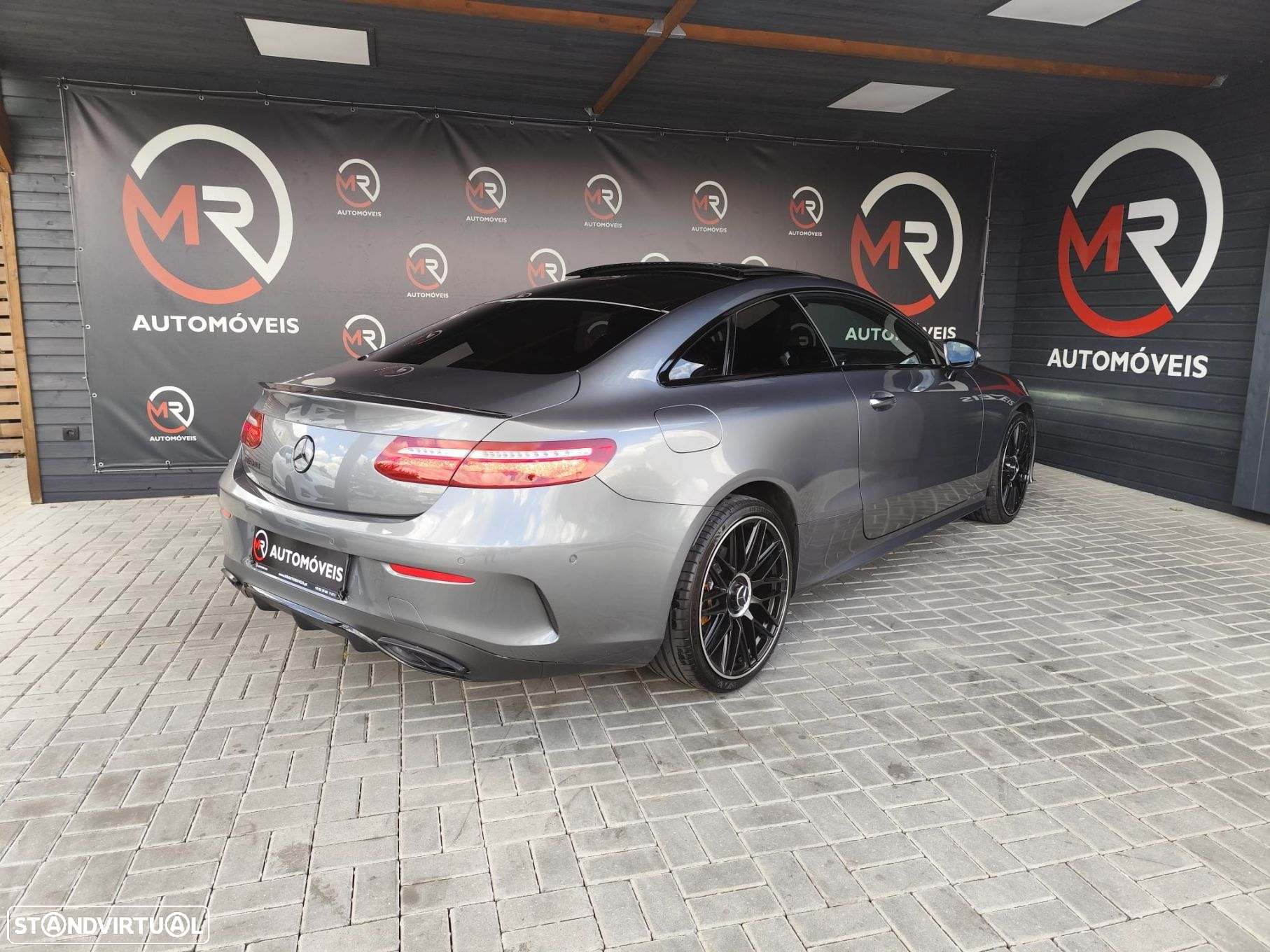Mercedes-Benz E 220 d AMG Line - 11