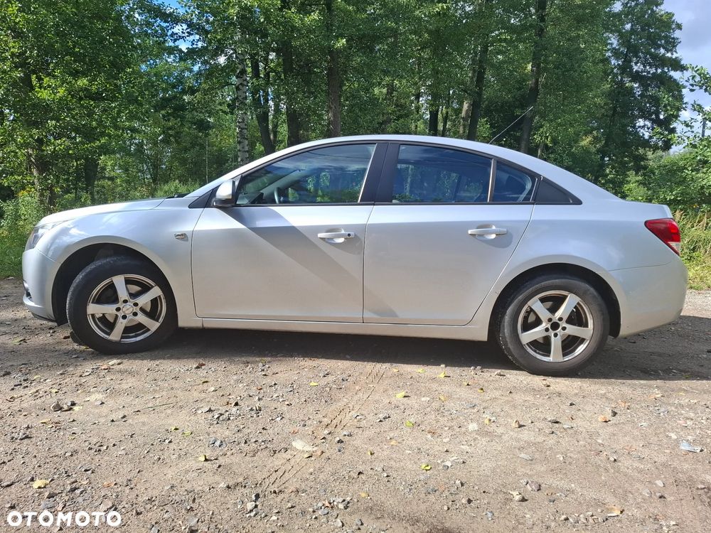 Chevrolet Cruze 1.6 LS - 2