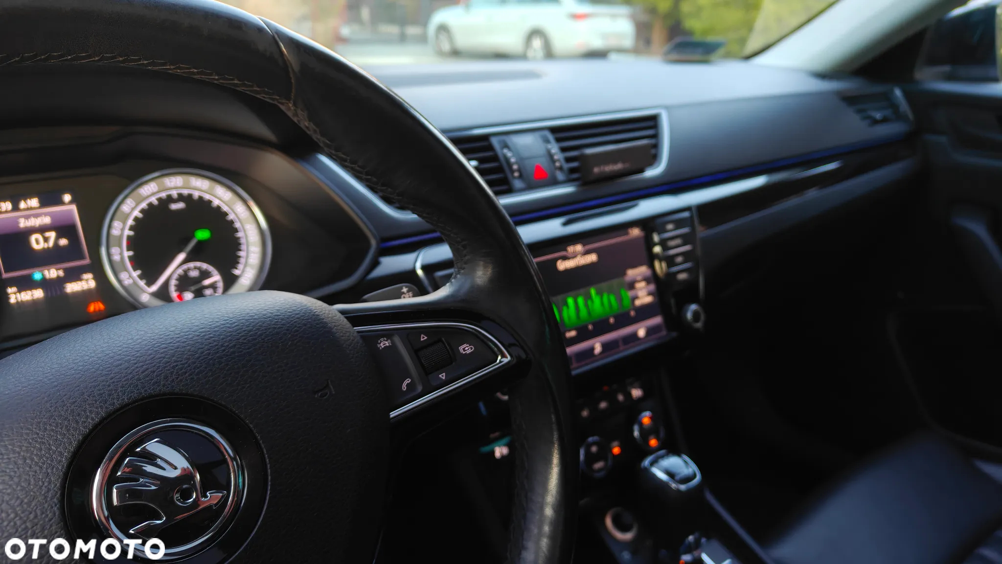Skoda Superb 2.0 TDI 4x4 L&K DSG - 18
